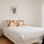 Edgar - Meudon-la-foret Aparthotel 4*